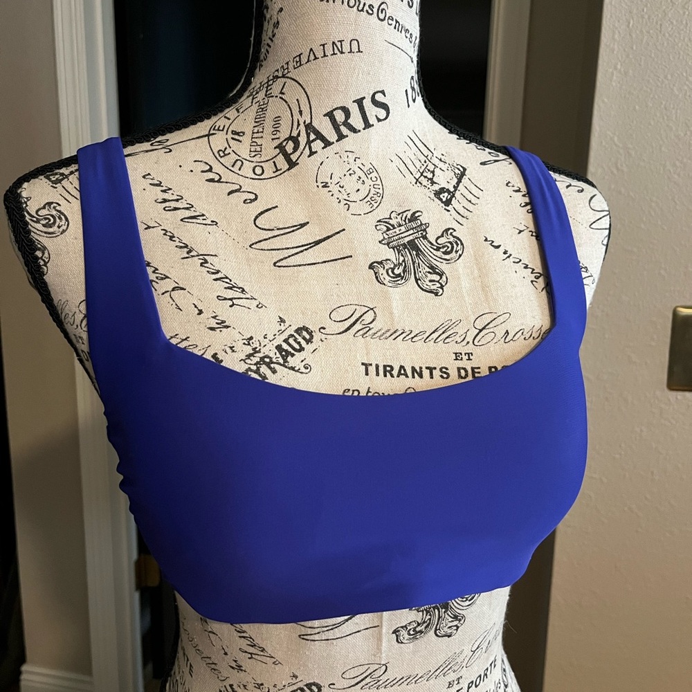 Athleta swim top ⭐️NWT⭐️